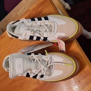 NEW Adidas Ivy Park Fashion Sneakers Size 7